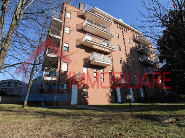 appartamento in vendita a Gallarate in zona Sciarè