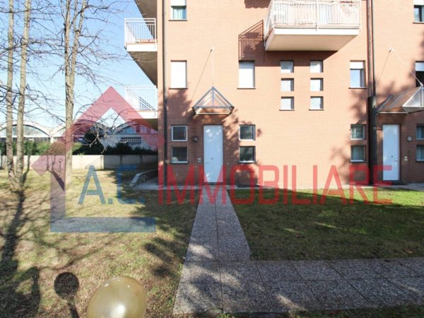 appartamento in vendita a Gallarate in zona Sciarè
