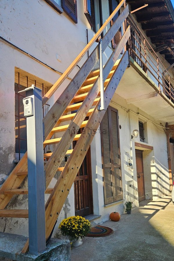 appartamento in vendita a Gallarate in zona Crenna