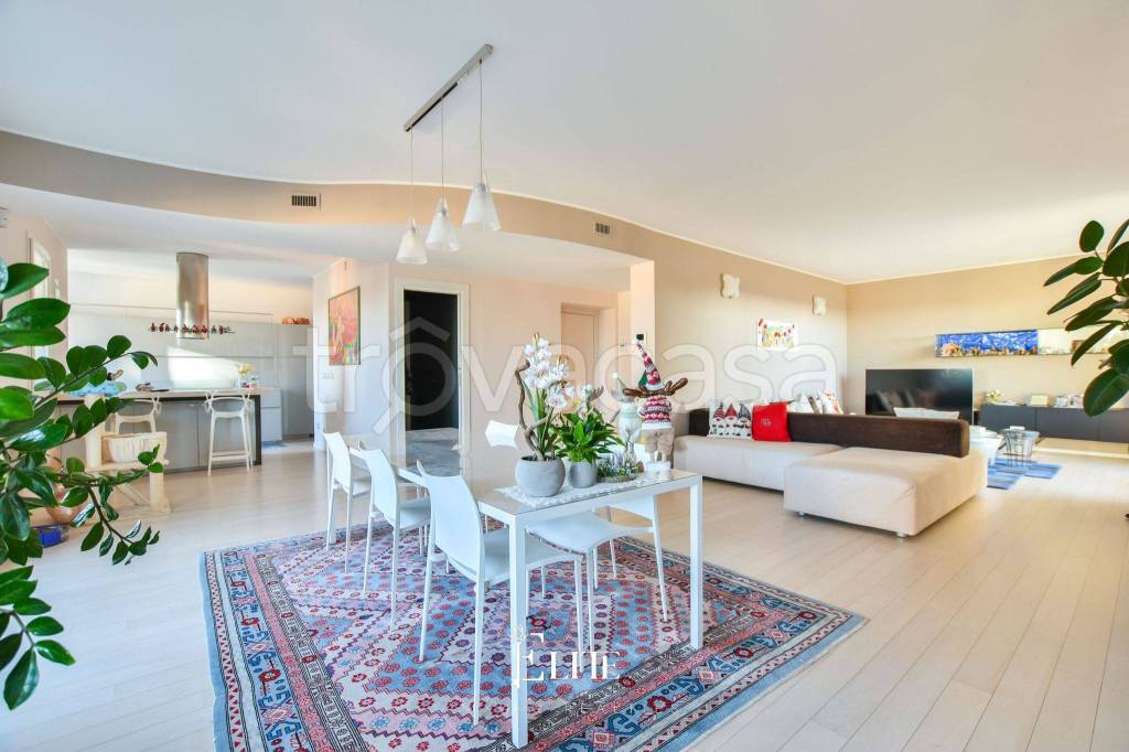 appartamento in vendita a Gallarate in zona Ronchi