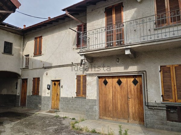 appartamento in vendita a Gallarate in zona Crenna