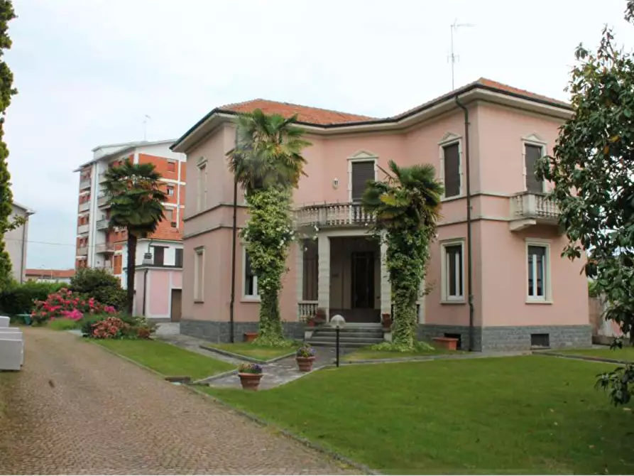 casa indipendente in vendita a Gallarate