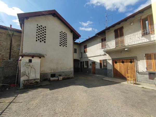 appartamento in vendita a Gallarate in zona Crenna