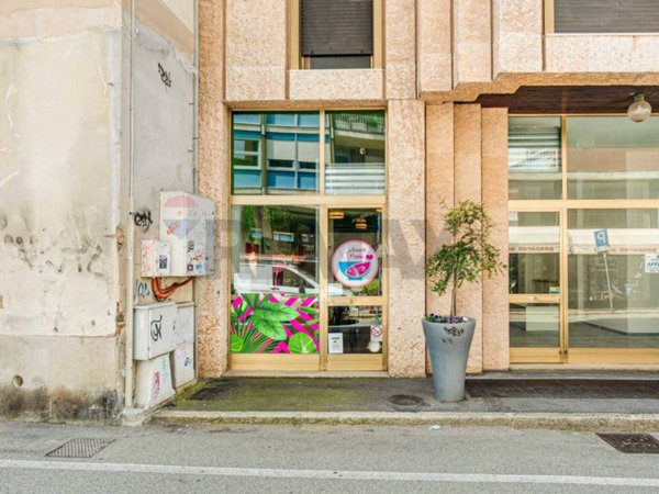 negozio in vendita a Gallarate
