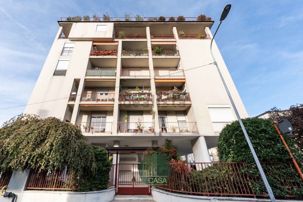 appartamento in vendita a Gallarate in zona Arnate