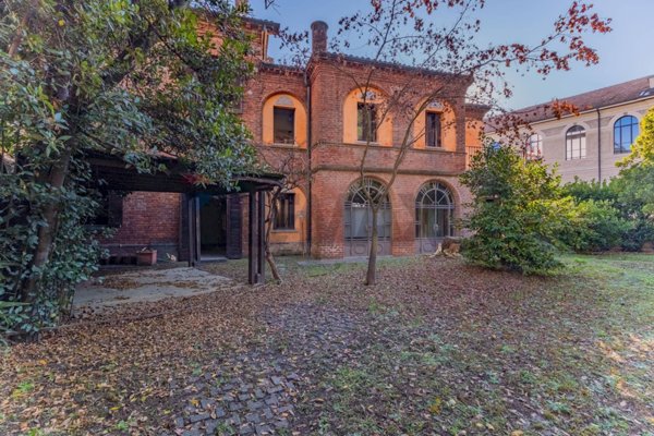 casa indipendente in vendita a Gallarate