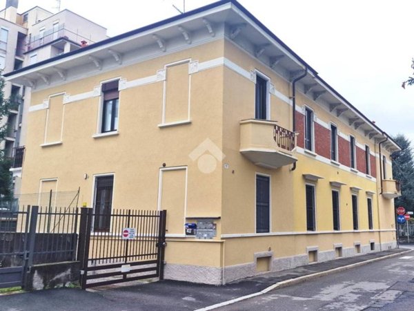 appartamento in vendita a Gallarate in zona Arnate