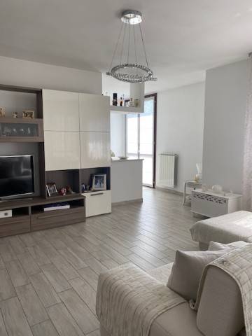 appartamento in vendita a Gallarate in zona Cascinetta