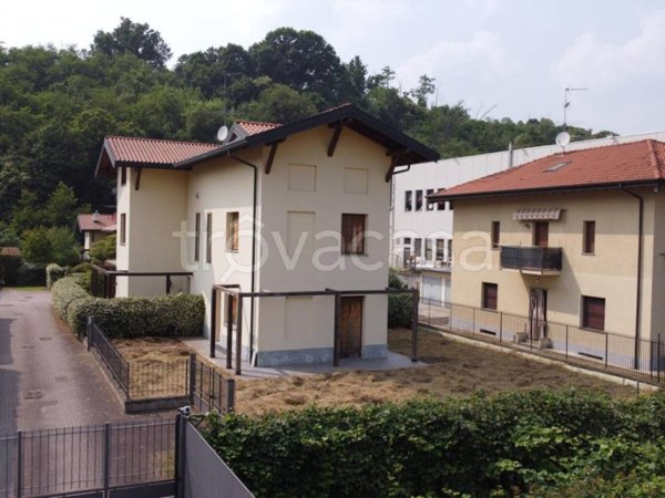 casa indipendente in vendita a Gallarate in zona Crenna