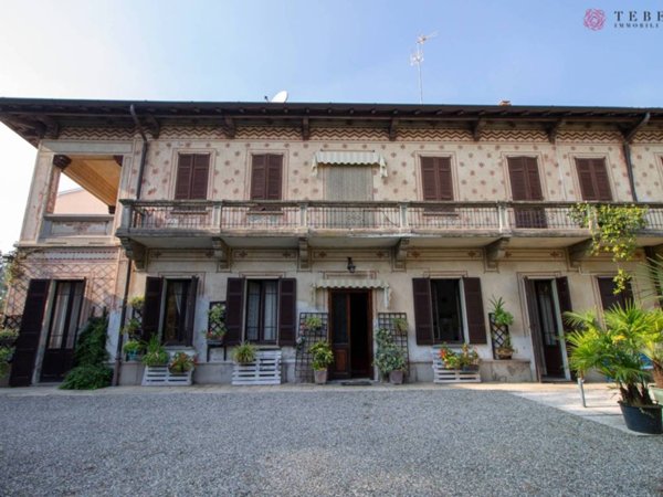 casa indipendente in vendita a Gallarate in zona Crenna