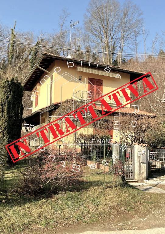 casa indipendente in vendita a Gallarate in zona Crenna