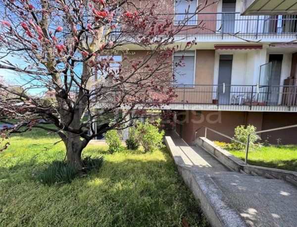 appartamento in vendita a Gallarate in zona Sciarè