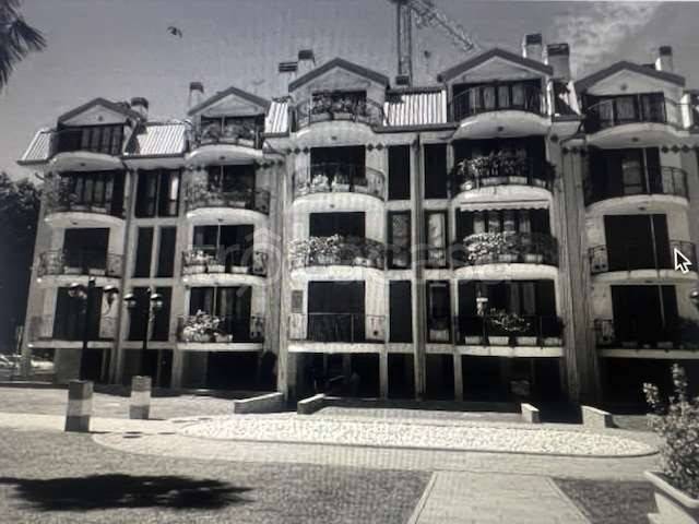 locale commerciale in vendita a Gallarate in zona Sciarè