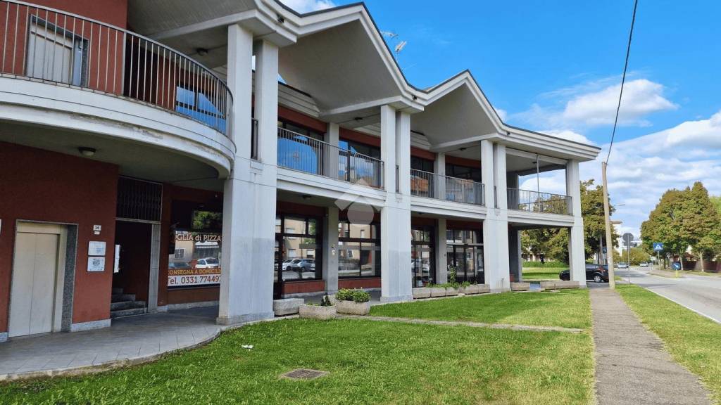 attico in vendita a Gallarate in zona Madonna in Campagna