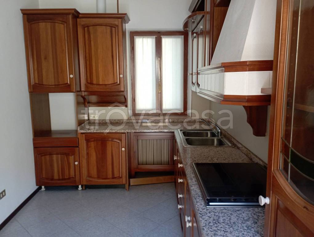 appartamento in vendita a Gallarate in zona Crenna