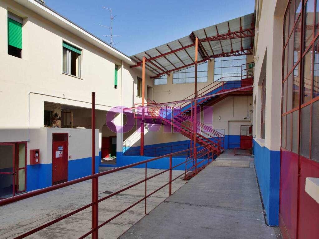 intera palazzina in vendita a Gallarate in zona Sciarè