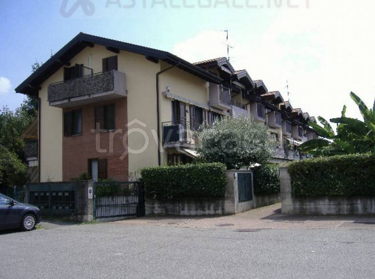 appartamento in vendita a Gallarate in zona Madonna in Campagna
