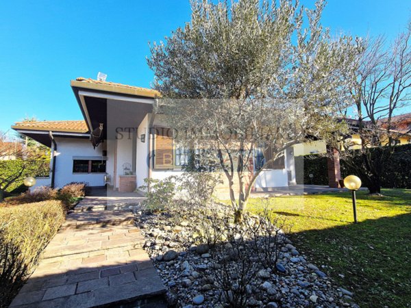 casa indipendente in vendita a Gallarate