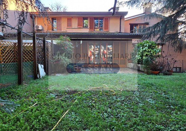casa indipendente in vendita a Gallarate