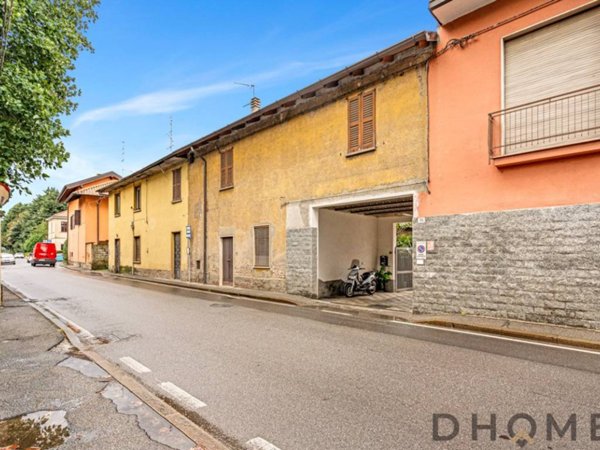 appartamento in vendita a Gallarate in zona Sciarè
