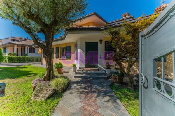 casa indipendente in vendita a Gallarate