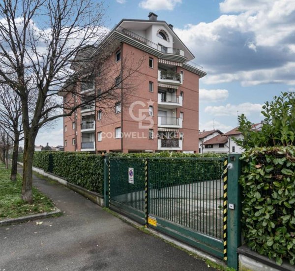 appartamento in vendita a Gallarate in zona Madonna in Campagna