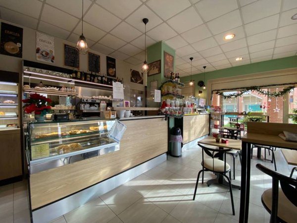 negozio in vendita a Gallarate in zona Cascinetta