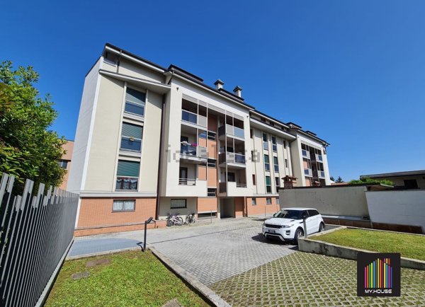 appartamento in vendita a Gallarate in zona Cascinetta