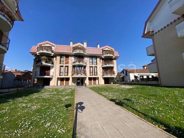 appartamento in vendita a Gallarate in zona Sciarè