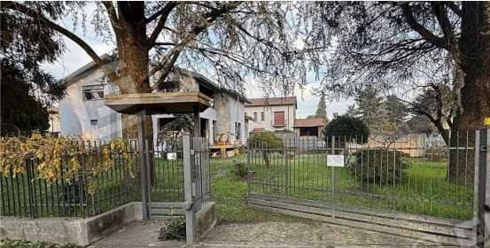 casa indipendente in vendita a Gallarate