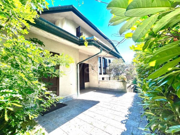 casa indipendente in vendita a Gallarate