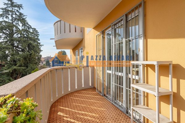 appartamento in vendita a Gallarate in zona Arnate