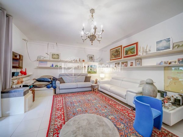 appartamento in vendita a Gallarate in zona Crenna