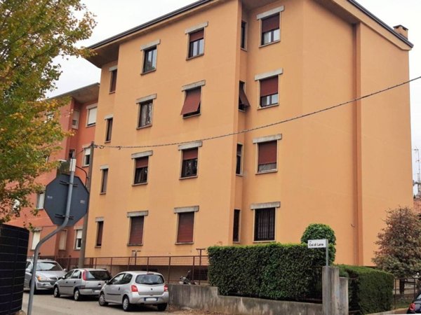 appartamento in vendita a Gallarate in zona Sciarè