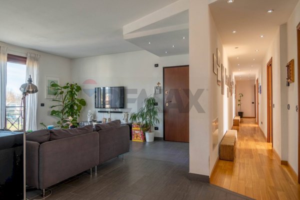 appartamento in vendita a Gallarate in zona Madonna in Campagna