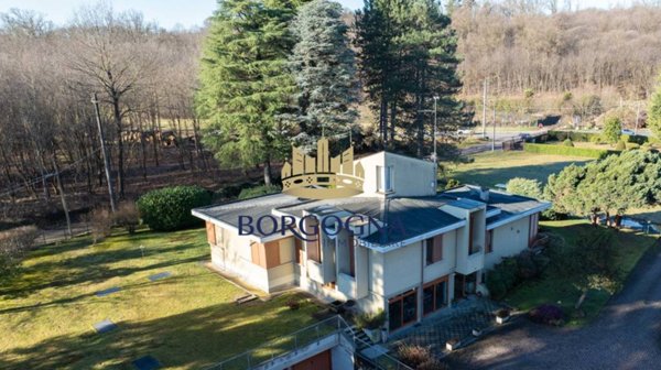 casa indipendente in vendita a Gallarate in zona Crenna