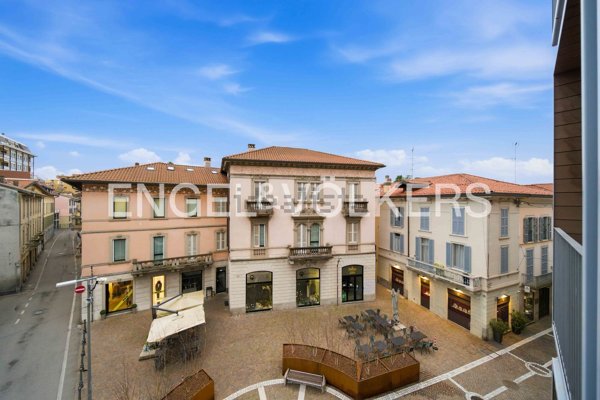 appartamento in vendita a Gallarate in zona Sciarè