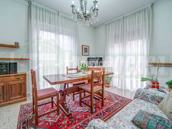 appartamento in vendita a Gallarate in zona Crenna