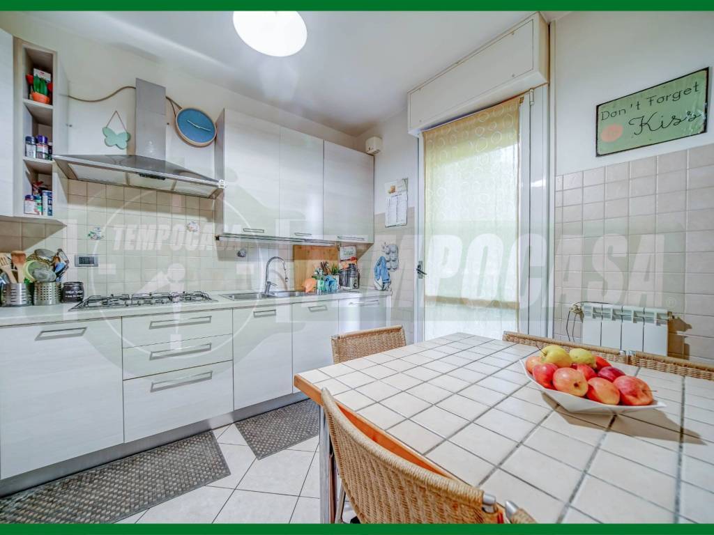 appartamento in vendita a Gallarate in zona Madonna in Campagna