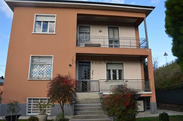 casa indipendente in vendita a Gallarate in zona Moriggia