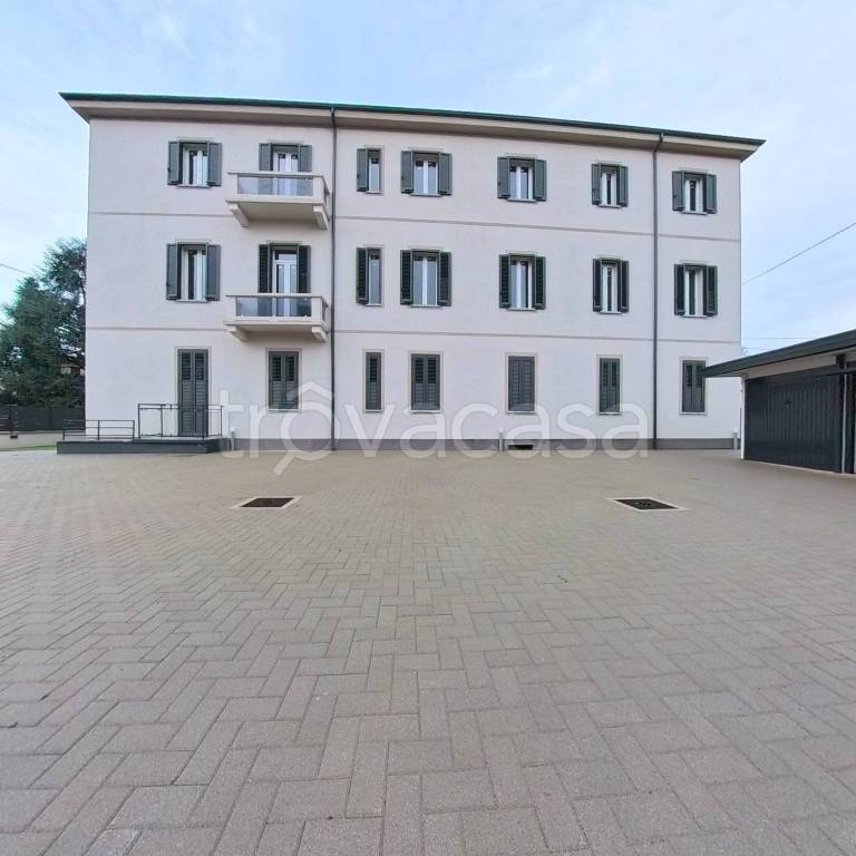 appartamento in vendita a Gallarate in zona Cascinetta
