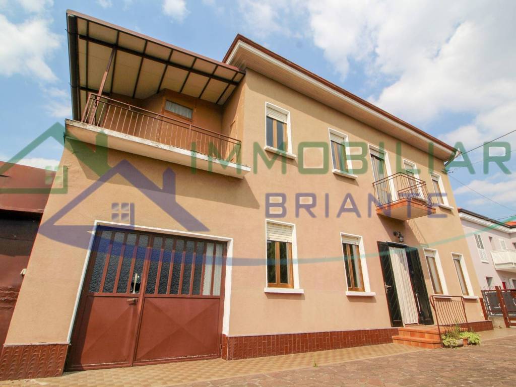 casa indipendente in vendita a Gallarate in zona Ronchi