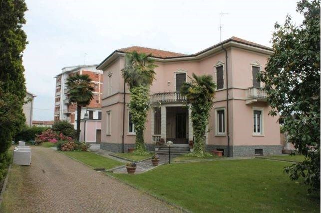 casa indipendente in vendita a Gallarate