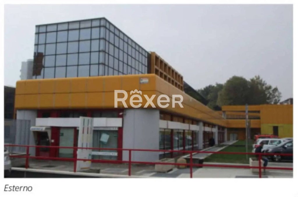 ufficio in vendita a Gallarate in zona Cascinetta