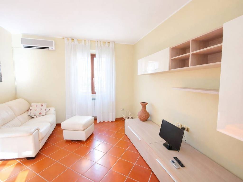 appartamento in vendita a Gallarate in zona Crenna