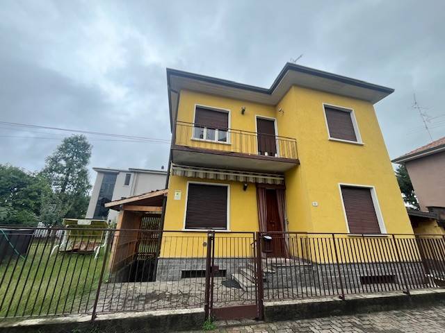 casa indipendente in vendita a Gallarate in zona Ronchi