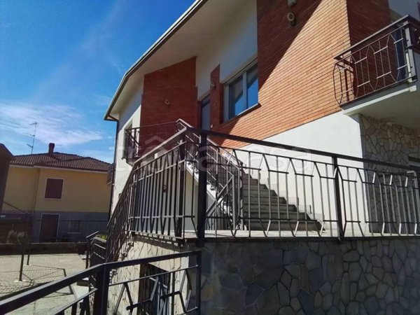 casa indipendente in vendita a Gallarate