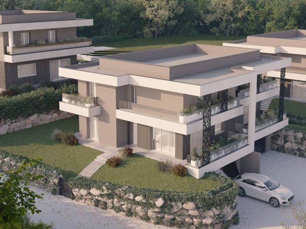 casa indipendente in vendita a Gallarate in zona Crenna