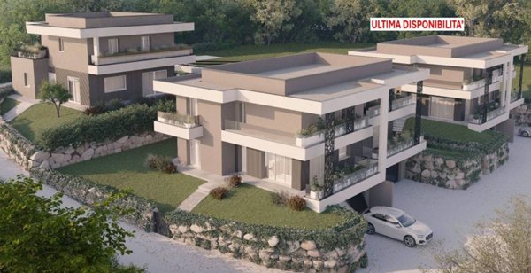 casa indipendente in vendita a Gallarate in zona Crenna