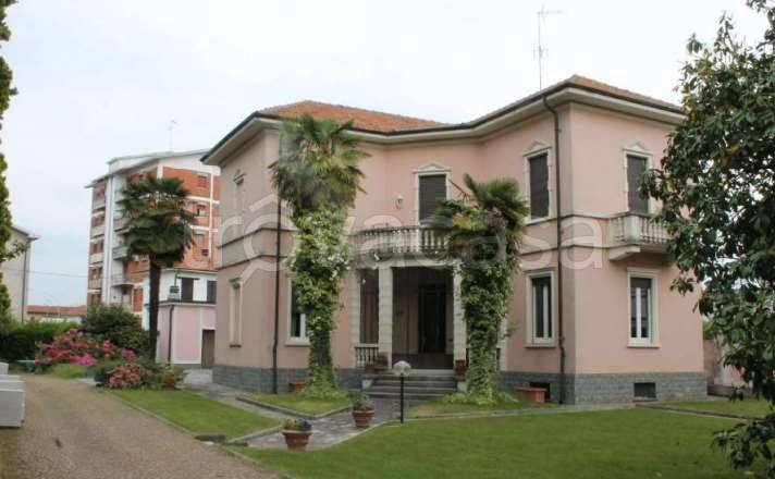 casa indipendente in vendita a Gallarate